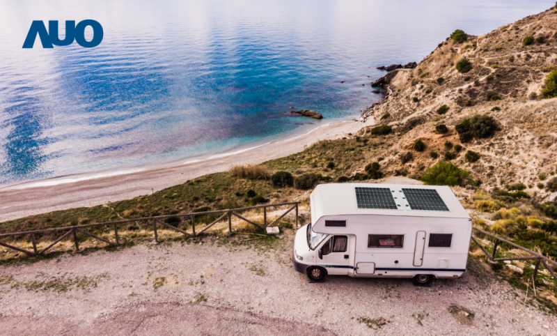 「可撓輕量化太陽光電板SunCurva」使用輕量特殊耐候型複合板取代傳統太陽能板的玻璃前板，不僅降低70%重量，每米平方僅3Kg；具有抗衝擊性能及通過電磁相容性測試，可應用於交通運輸工具，如露營車、遊艇等